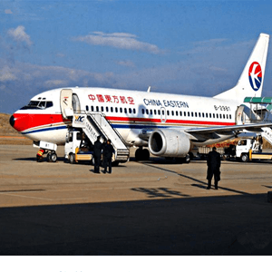 白云空运公司航空快运业稳步发展的原因是什么？